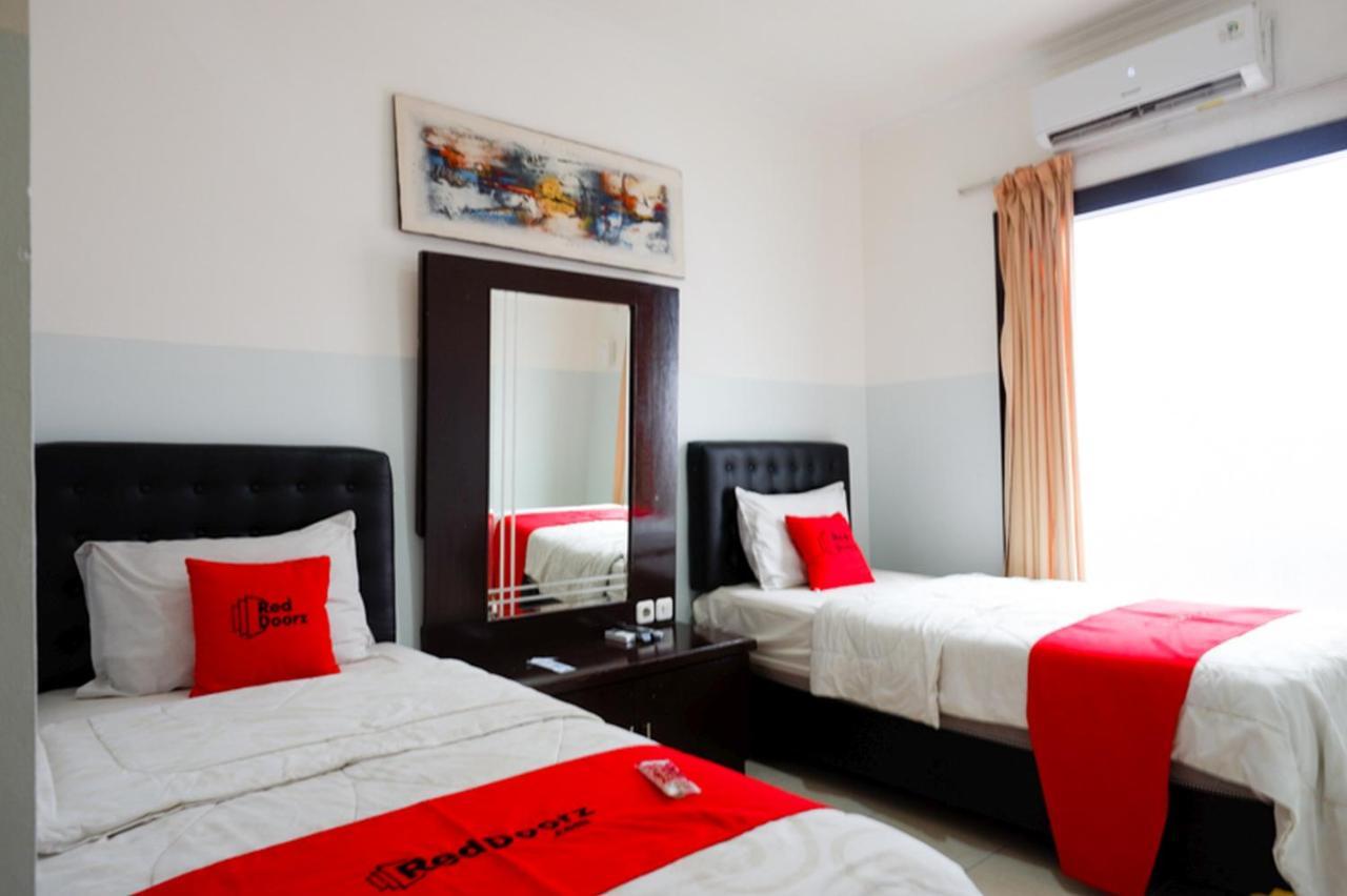 Hotel Reddoorz Near Wisata Kota 2*
