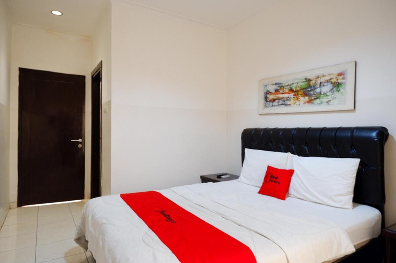 Reddoorz Near Wisata Kota Hotel