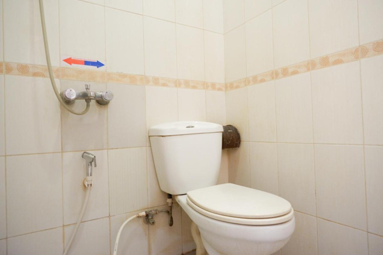 Hotel Reddoorz Near Wisata Kota Semarang