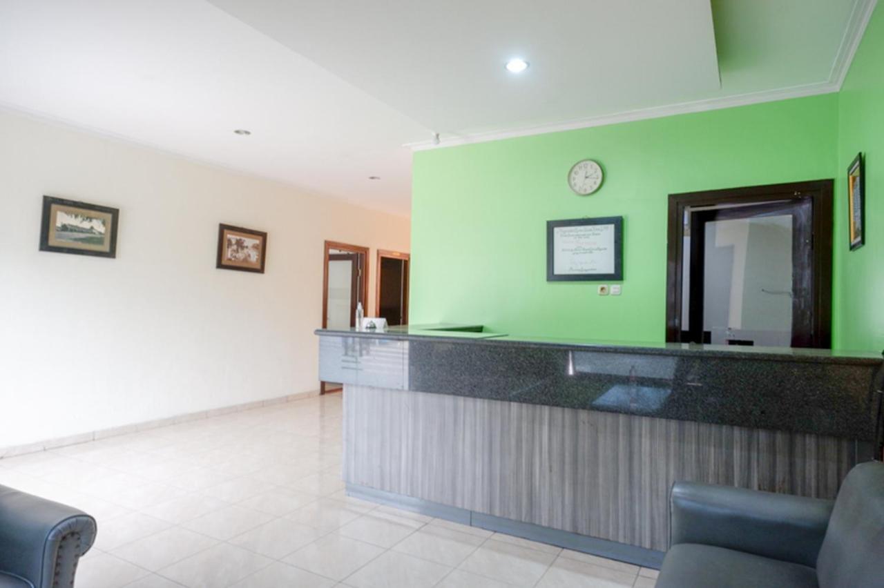Reddoorz Near Wisata Kota Hotel
