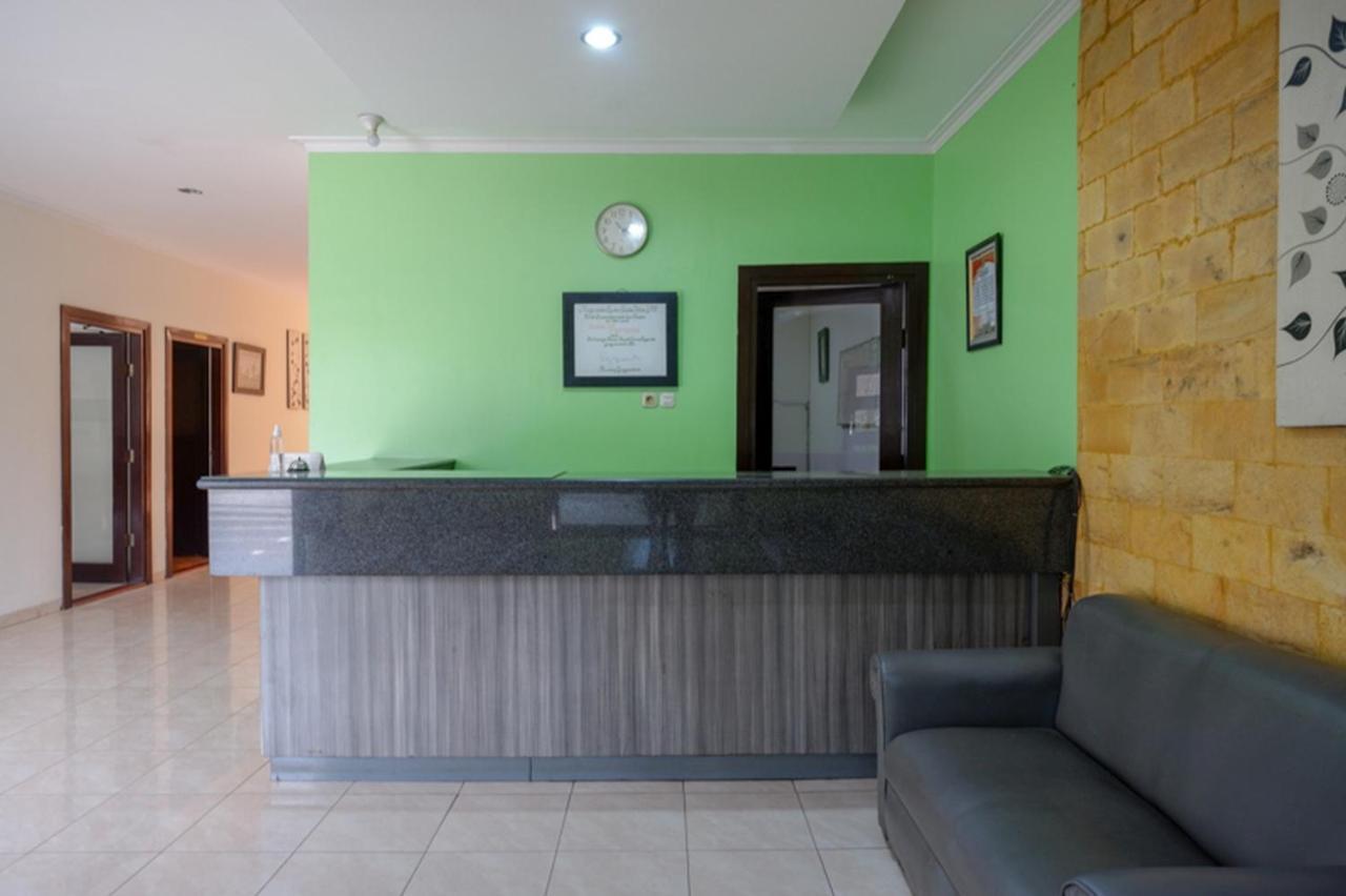 Reddoorz Near Wisata Kota Semarang