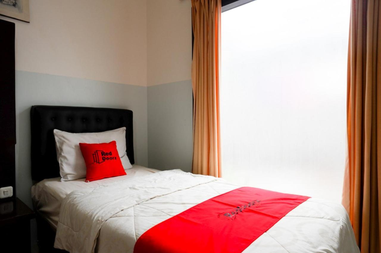 Reddoorz Near Wisata Kota Hotel